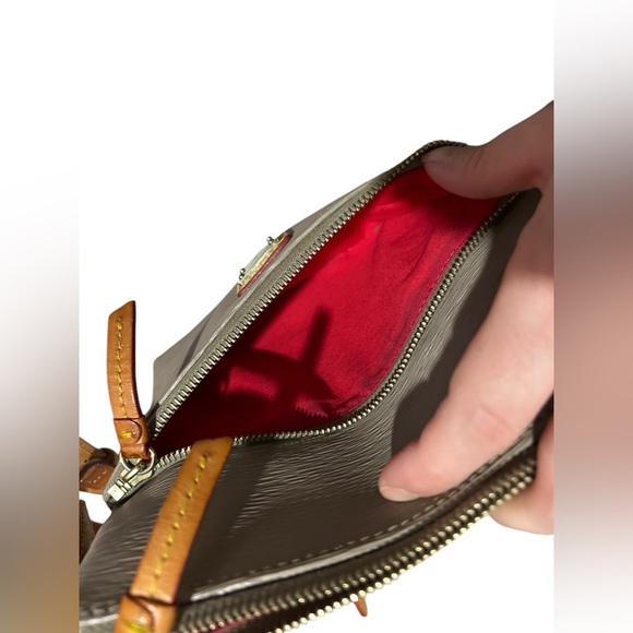 Dooney & Bourke crossbody bag | Dooney & Bourke crossbody purse - Picture 8 of 13